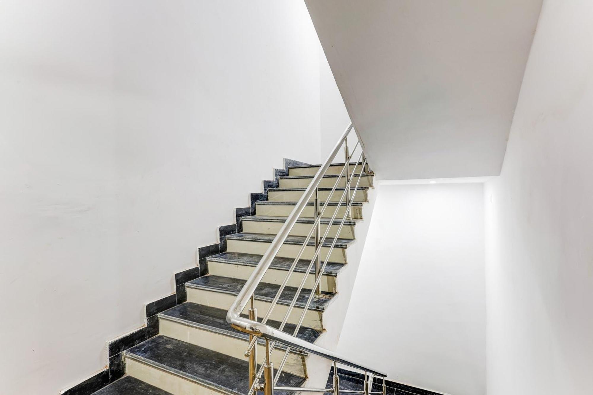Super Hotel O Aravali Vihar Bhiwadi Dış mekan fotoğraf